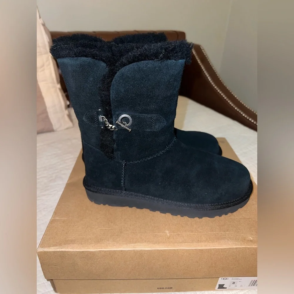 Black UGG Estera Boots - Picture 4 of 10